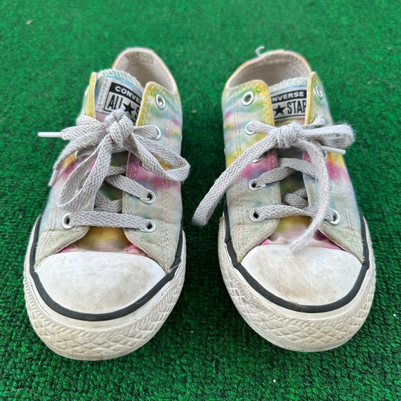 Converse All Star Little Girl Size 2 Tie Dye Low Top Sneakers - Picture 3 of 9